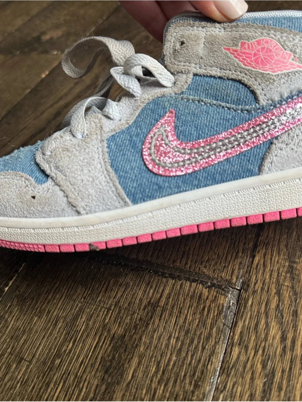 Jordan Kids' Preschool Air Jordan 1 Mid Basketball Shoes in Blue, Gray & Pink